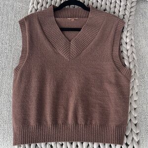 NWOT- Eberjey Recycled Boucle V Neck Sleeveless Sweater Vest